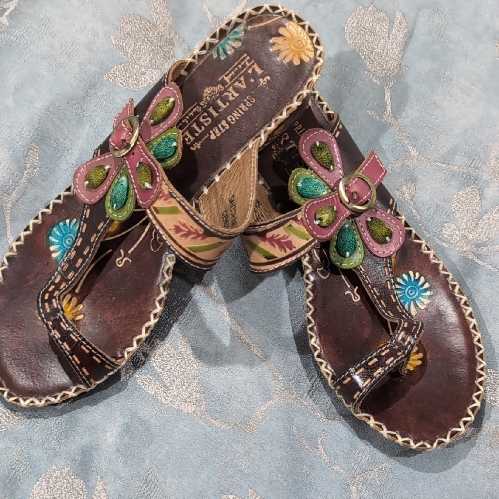 Artistic Brown Sandals with Colorful Embellishments